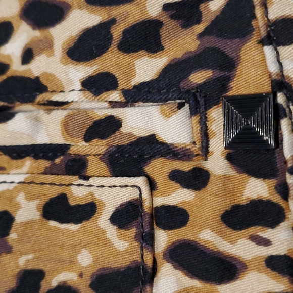 LulaRoe Kenny Denim Trucker Jacket Limited Edition Animal Print - Picture 12 of 16